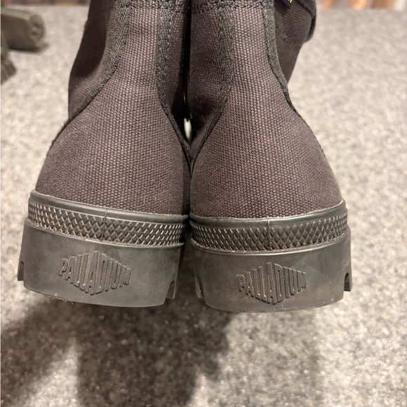 Palladium Men\'s Black Canvas Boots